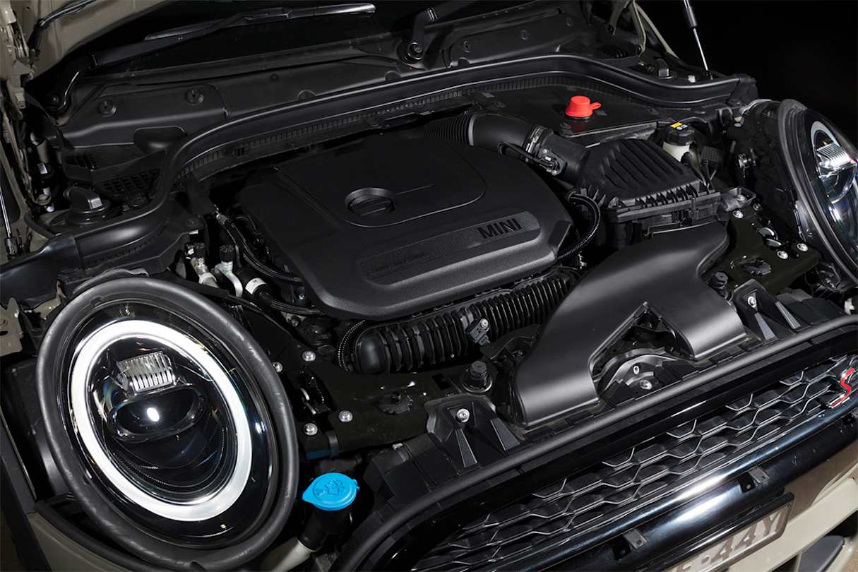 The 2.0-litre engine in the Cooper S produces 141kW/280Nm.